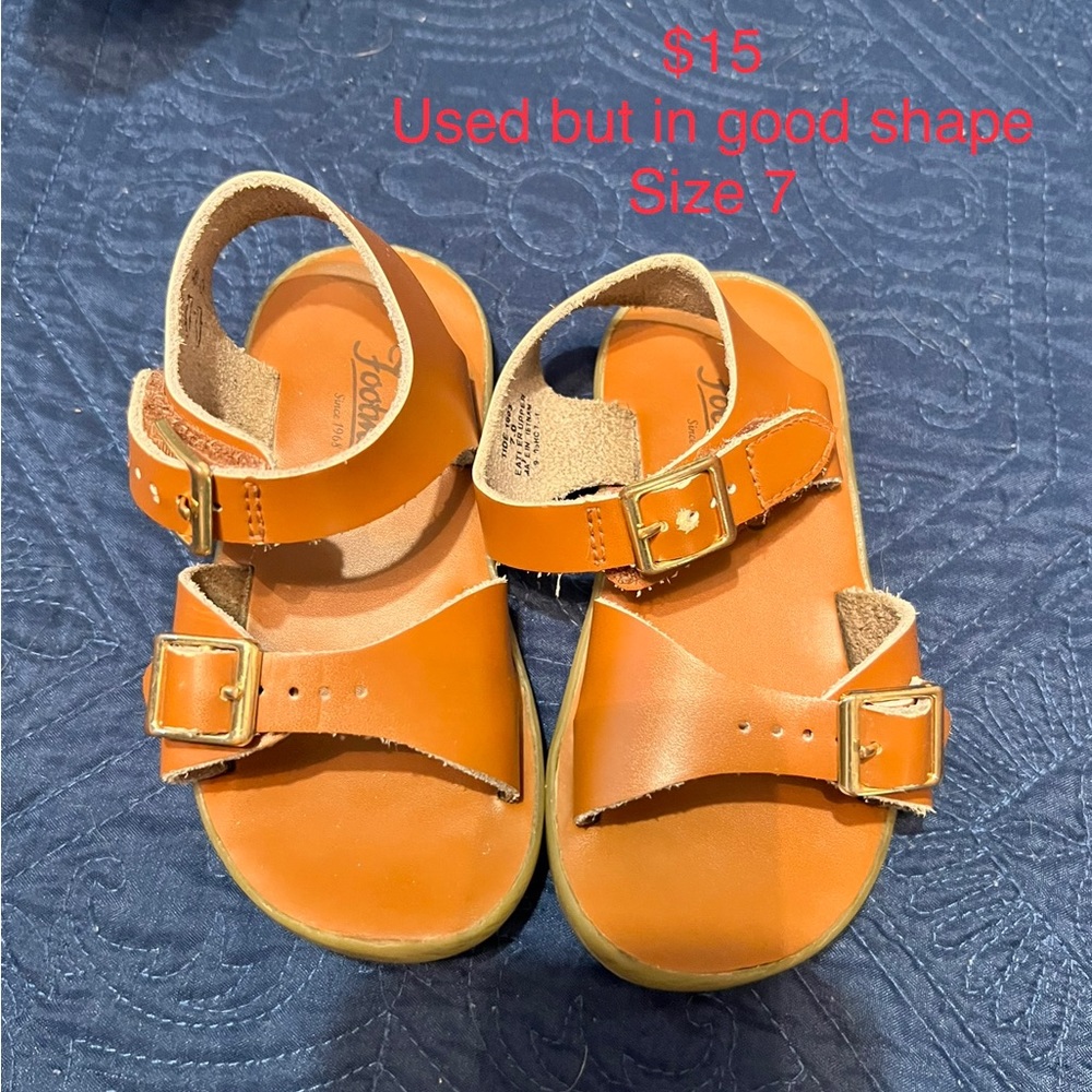 Footmates boy leather sandals.  Size 7 . Used but in good shape!